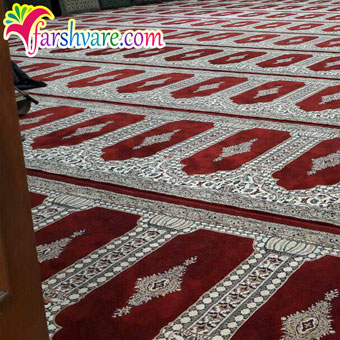 نمونه‌ی بافته شده‌ی فرش سجاده‌ای مسجد رنگ قرمز رضوان